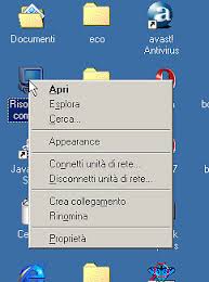Parte di un Desktop dove è aperto il menu contestuale di Risorse del computer