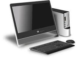 Immagine di un PC DeskTop con schermo, tastiera e mouse wireless